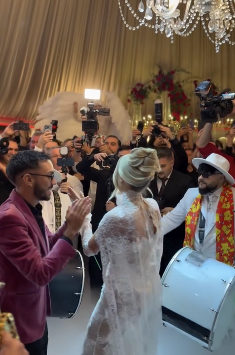 Claudia Puican rupe tăcerea după controversele legate de rochia ei de mireasă. A furat sau nu ideea altei vedete?!