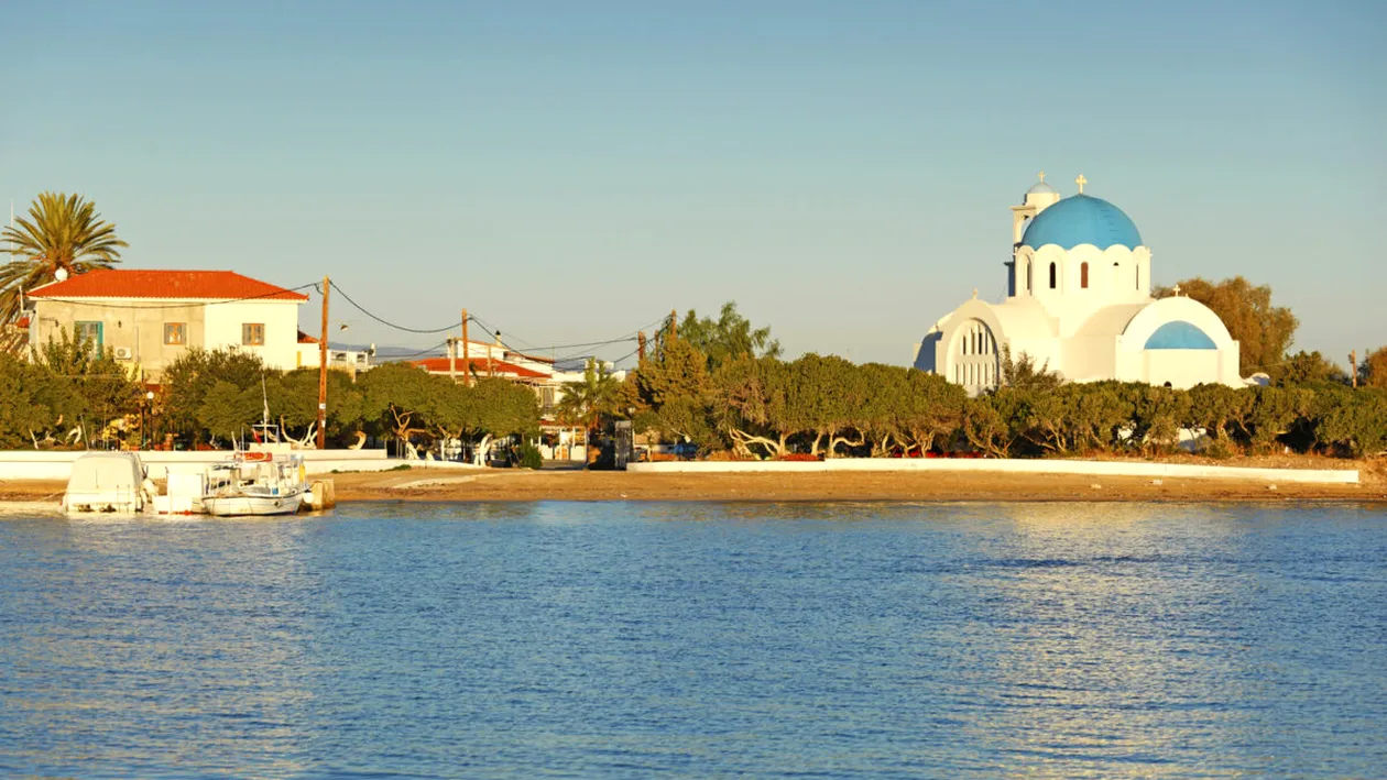 Insula din Grecia care este o bijuterie a turismului. Puțini români știu asta despre ea