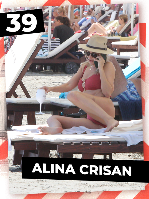 CANCAN.RO a scotocit în arhiva de aur și iată clasamentul! TOP 40 bombe-sexy cărora le place mult șprițul la plajă!