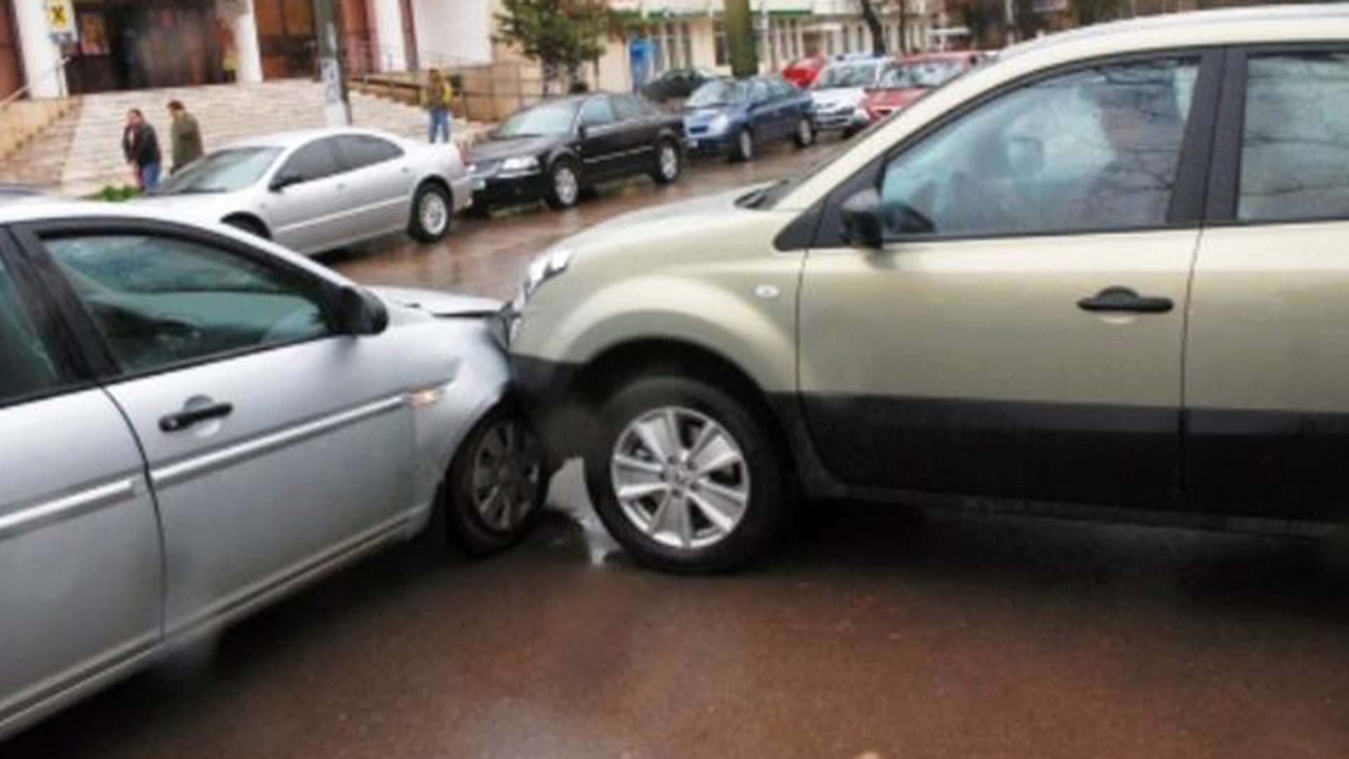 Politistii au ramas uimiti cand au vazut schita accidentului! Cum a putut sa ilustreze un sofer coliziunea in care a fost implicat