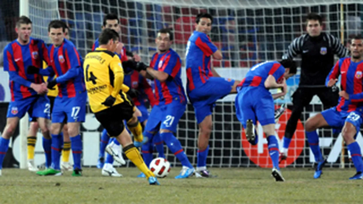 Becali i-a lasat cu buzunarele goale de Paste pe stelisti