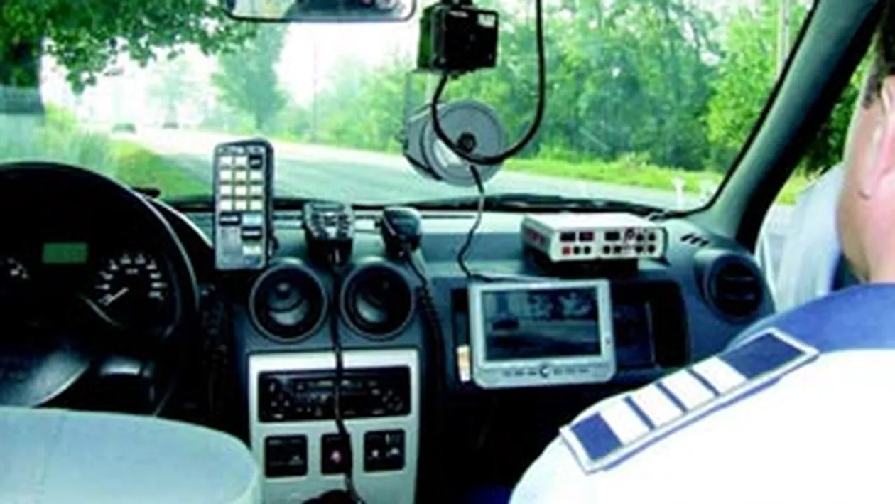 Un barbat a urmarit si abuzat doua fetite de 7 ani. Politia din Ialomita este pe urmele lui