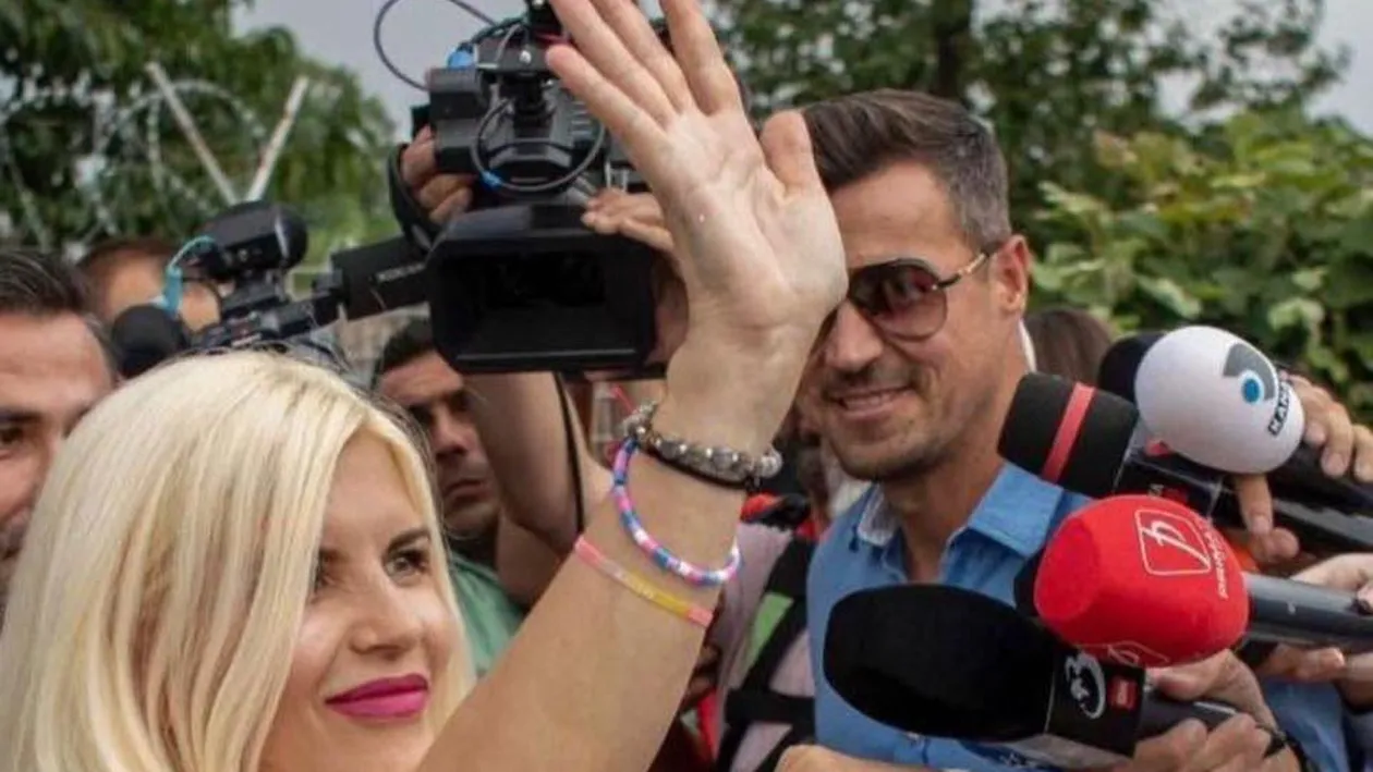 Elena Udrea a revenit în Parlament! Ce ținută a purtat? Toate privirile s-au întors către ea