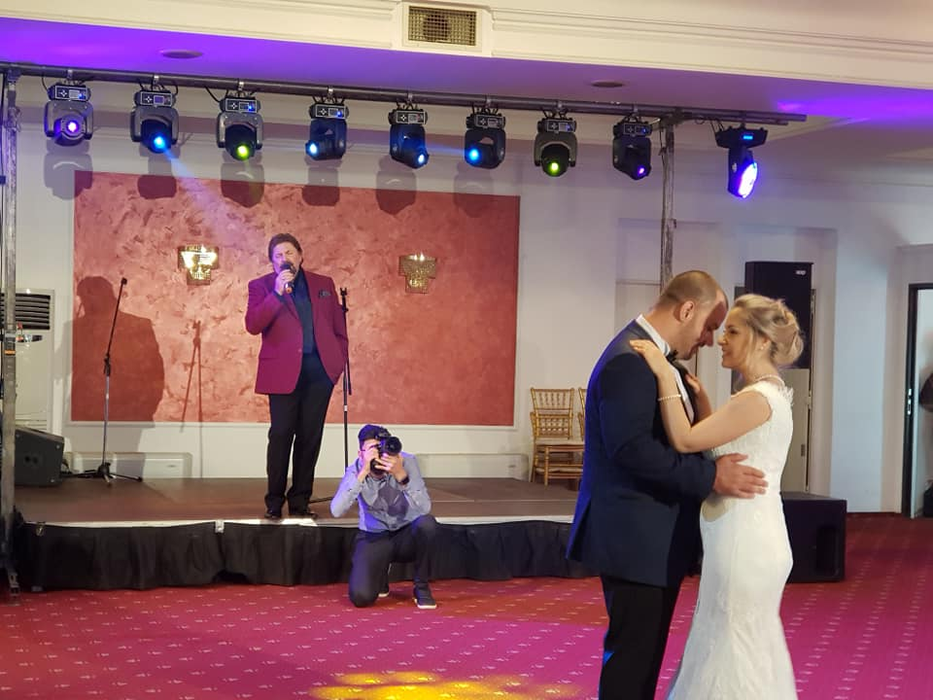 Fiul înfiat al lui Adrian Daminescu s-a însurat! Cântărețul a reunit artiști din Generația de Aur