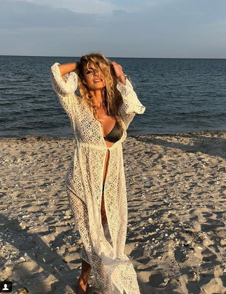 Flavia, sexy la plajă! Detaliul observat de fani: „Dani Oțil unde este?”
