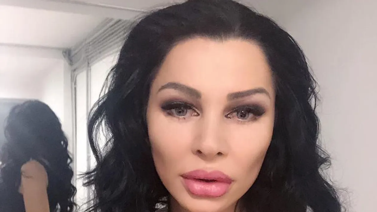 Brigitte Năstase, în culmea fericirii după ce a primit un buchet imens de trandafiri! Vedeta i-a şocat pe fani: “Nu sunt de la Ilie“