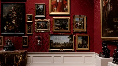 Un bărbat a descoperit în garaj un tablou plin de praf. Ce comoară era, de fapt: s-a îmbogățit peste noapte!