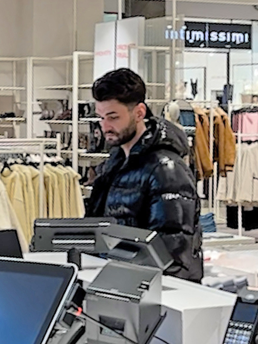 Cât a cheltuit Edward Sanda la mall, în lipsa Cleopatrei. Artistul ține cu casa, nu glumă