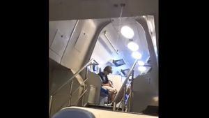 Turiștii dintr-un tren CFR au trăit clipe de groază! Una dintre toalete s-a defectat, iar pasagerii au fost împroșcați cu dejecții
