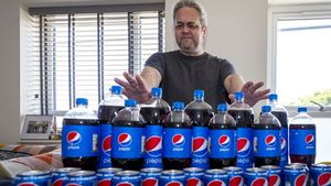 Acest bărbat a băut 20 de cutii de Pepsi, în fiecare zi, timp de 20 de ani. Ireal câte kilograme are acum