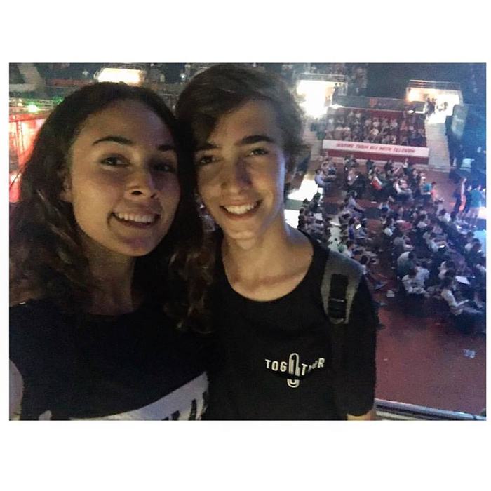 Andra Gogan și familia ei au primit încă o lovitură! Fratele artistei a fost bătut și umilit pe stradă