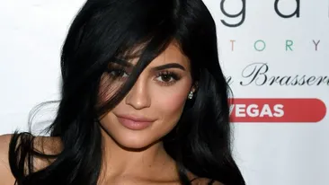 Sora lui Kim Kardashian, Kylie Jenner, a pierdut recordul mondial pentru fotografia cu cele mai multe aprecieri de pe Instagram. Nu-ți va veni să crezi ce fotografie se află acum pe primul loc!