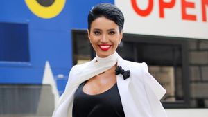 ADELINA PESTRIŢU s-a filmat în timp ce pregătea cina. Fanii au observat imediat asta: "Te filma Ştefan?" 