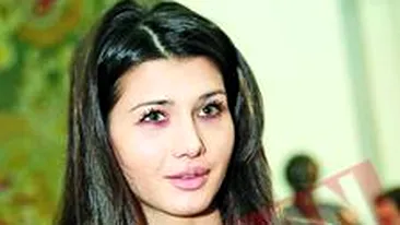 Mezina presedintelui a strans 100.000 de semnaturi