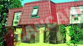Seful ANI are vila in Chitila si Jaguar la scara