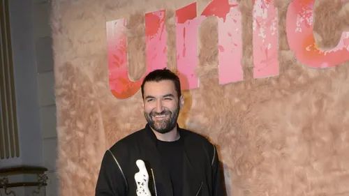 Smiley, filmat în pădure cu o cântăreaţă de la noi. Scenele de amor au fost văzute chiar şi de Gina Pistol