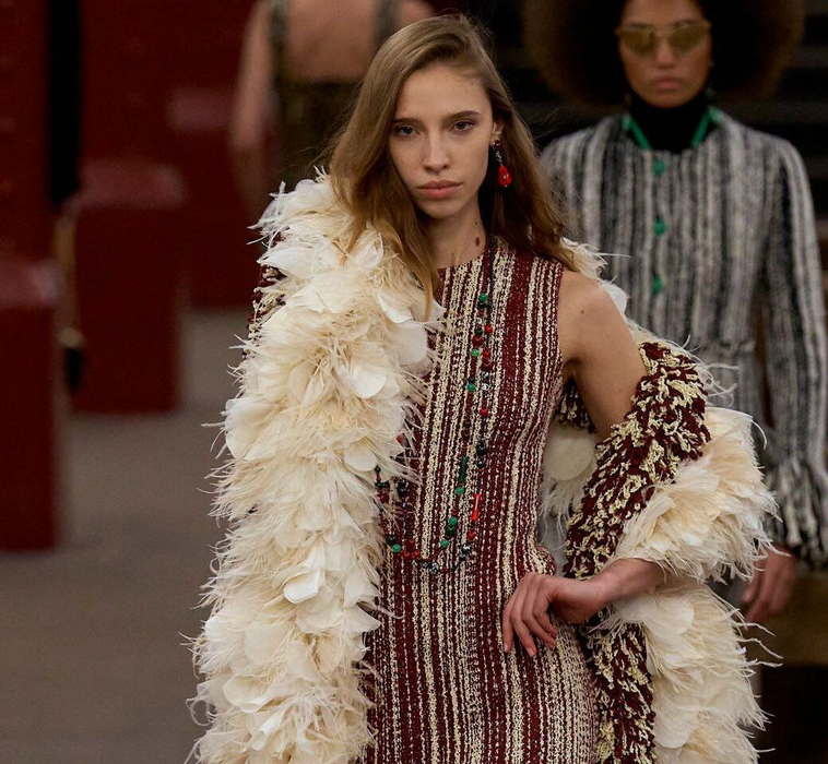 Prezentare: Chanel
Sursa foto: X