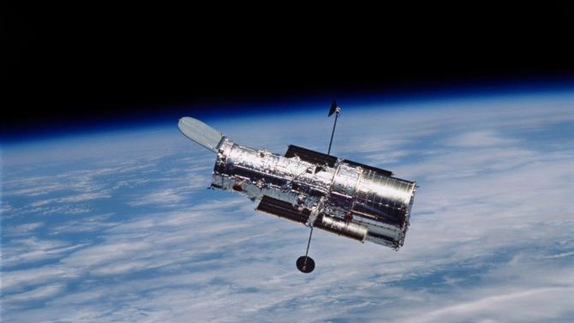 Hubble, telescopul care a revolutionat astronomia, a implinit 20 de ani