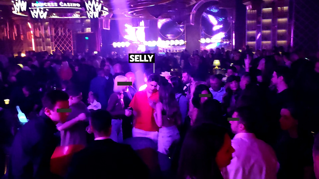 Smaranda vorbește cu Selly  (Foto: CANCAN.RO)