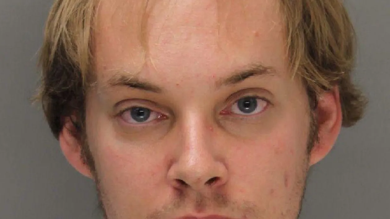 Gestul INFIORĂTOR pe care l-a facut timp de un an! Ce i-a făcut acest bărbat unei pisici, după ce se deghiza in caine