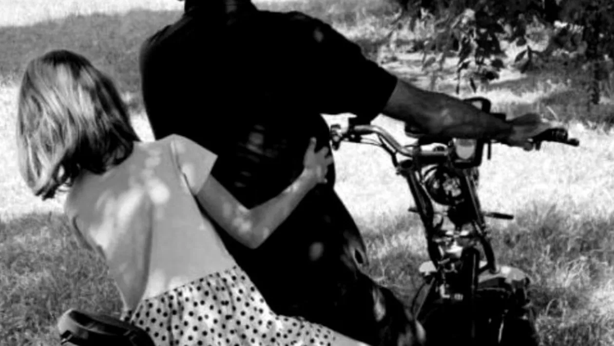 O mamă a sunat la 112, după ce a văzut că un bărbat abuzează o fetiță de 10 ani într-un parc din Cluj-Napoca