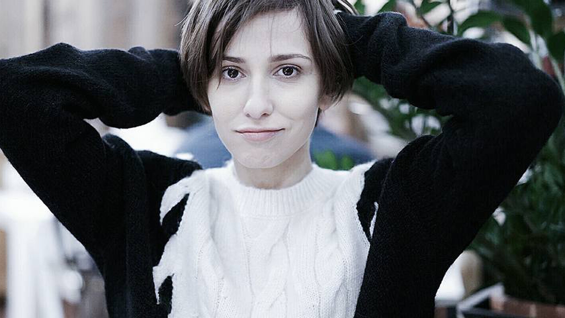 Dana Rogoz, vacanţă exotică la mii de kilometri de România! "Am mâncat flori şi frunze" 