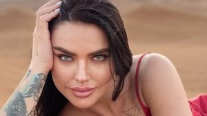 Ispita Cristina, cel mai mare fail chiar de ziua ei! Cum au reacționat fanii când au văzut-o mâncând tort de pe jos