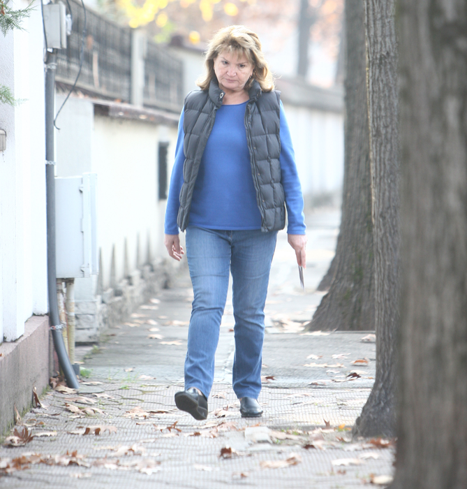 Maria Băsescu merge singură la plimbare, fără protecția SPP