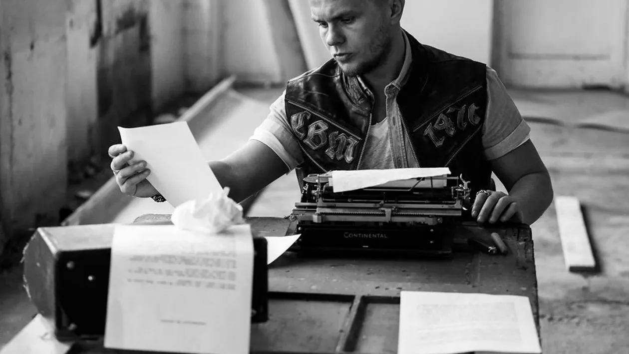 Codin Maticiuc, analiza bărbaților în funcție de emoticoane: ”N-are bani, dar îl iubeşte lumea şi-l trece pe caiet!”