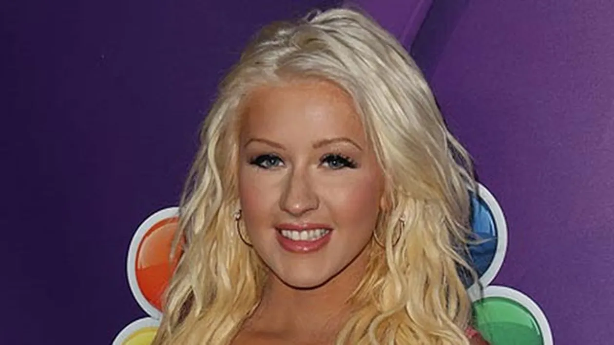 Apariţie spectaculoasă pe covorul rosu! Christina Aguilera a atras toate privirile la un eveniment monden. Uite cum s-a imbracat