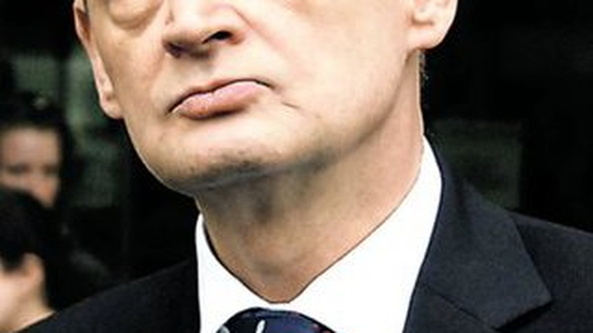 Sorin Oprescu, la a doua interventie impotriva tantarilor, cu un elicopter special! Primarul Capitalei tine la distanta virusul West Nile