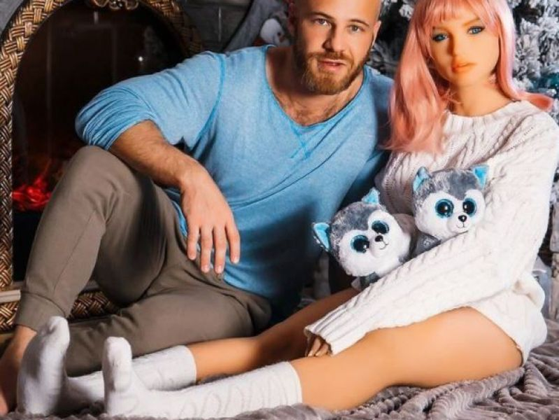 Culturistul Yuri Tolochko a divorțat de Margo, păpușa lui gonflabilă