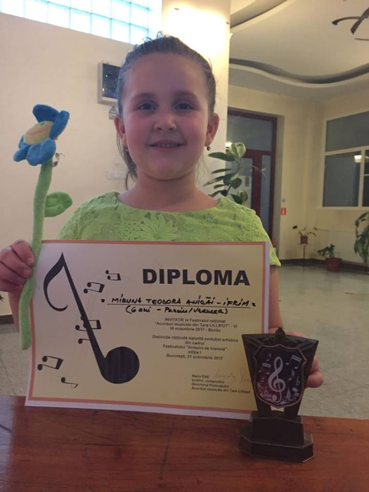 Miruna e mândră de fiecare diplomă în parte
