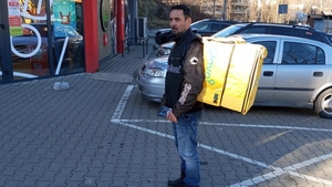 Ireal câți lei a câștigat într-o singură săptămână Florin din Cluj, ca livrator Glovo