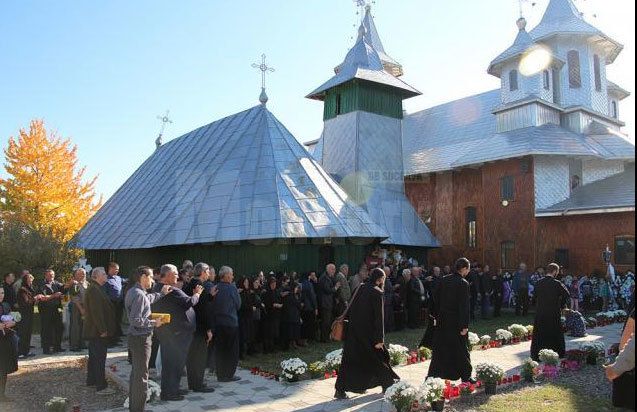 Gestul cutremurător făcut ieri de fiica de 9 ani a preotului care a murit într-un accident în drum spre Sf. Parascheva!