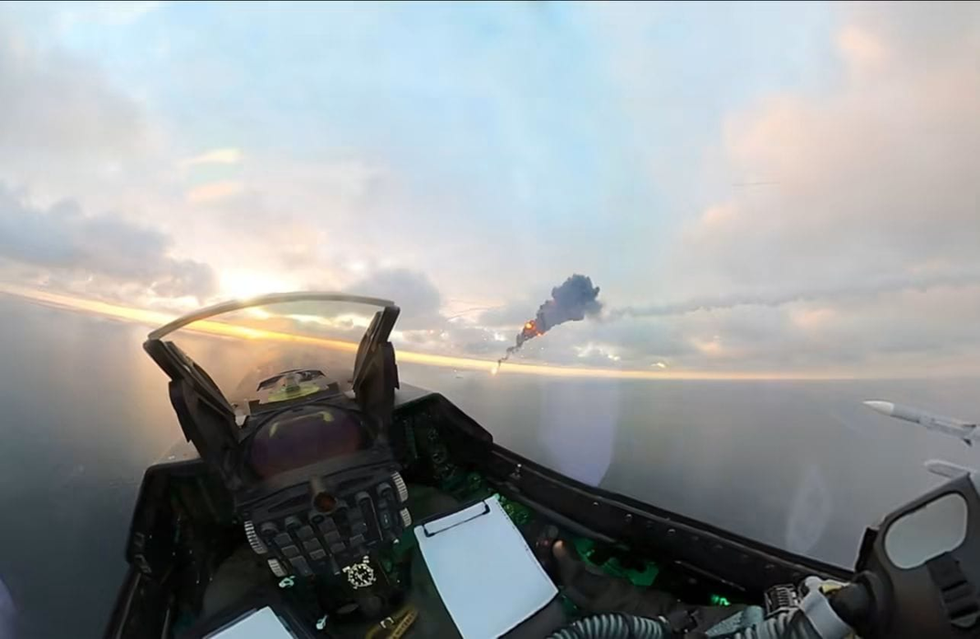 Avioanele F-16 românești au doborât două drone pătrunse în spațiul aerian național. Primele imagini din timpul misiunii