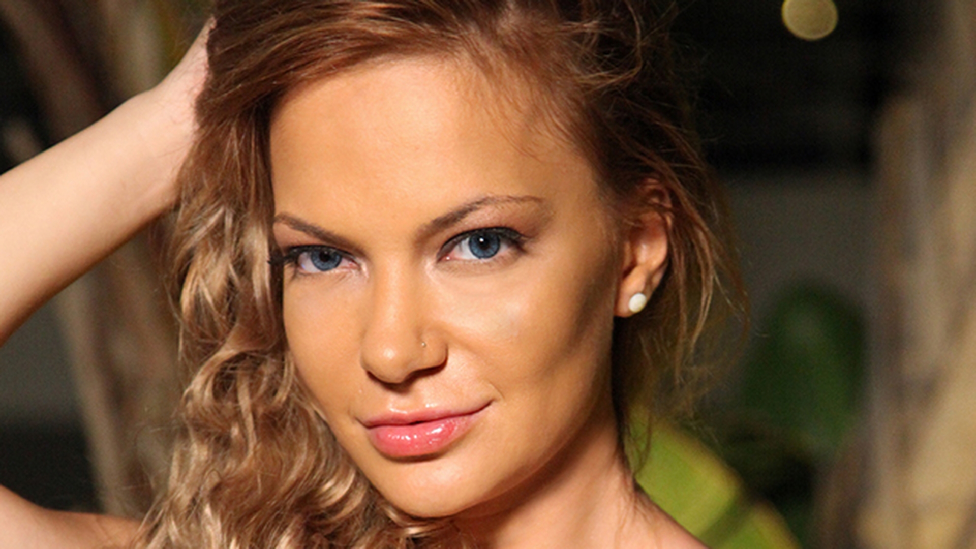 Andreea Antonescu si-a surprins fanii cu o schimbare de look! Dupa ani buni, vedeta a dat uitarii blondul