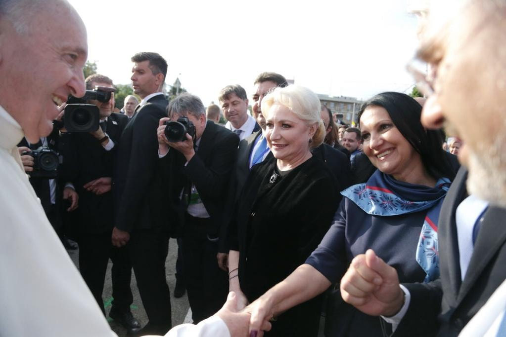 Sorina Pintea se plânge că este bruscată şi torturată în arest, după ce s-a spus că este pe moarte! De ce boală suferă