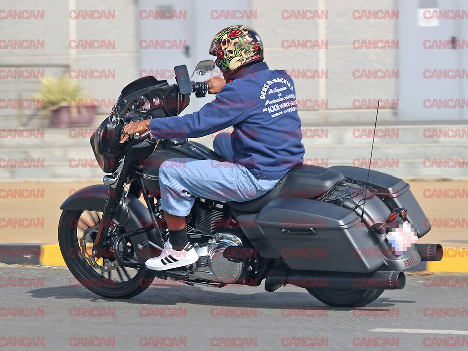 Cabral pe Harley Davidson