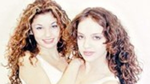 Acuzata ca e amanta fara vina! Una dintre cele mai cunoscute cantarete ale anilor 2000 supusa santajului de ex. sotia iubitului