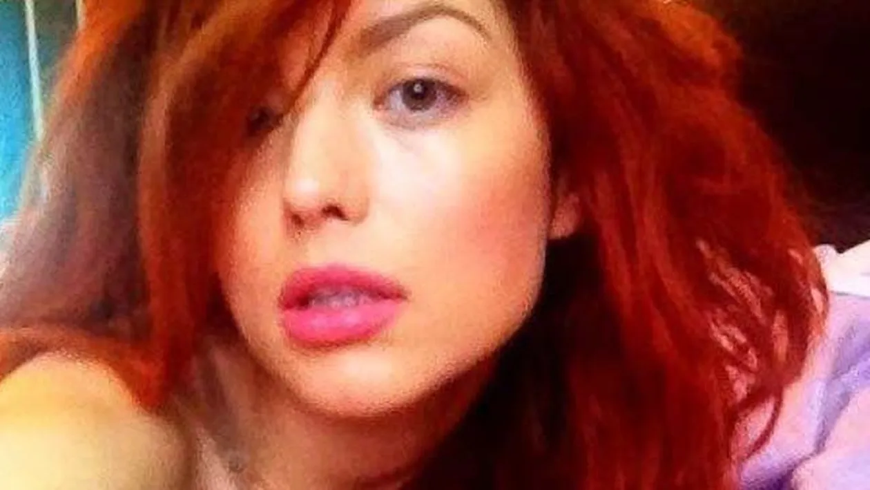 Elena Gheorghe a venit la un eveniment cu un decolteu ravasitor! Catalin Botezatu a ramas fara cuvinte cand a vazut-o