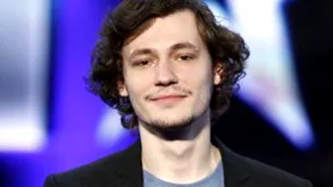 Cum s-a transformat viata lui Krem dupa Romanii au Talent: Primesc multe priviri urate pe strada, oamenii vor sa ma bata! Multumesc fetelor de 12 ani de pe Facebook! Vezi ce spune despre iubita lui