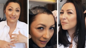 Andra, în ipostaze nemaivăzute până acum! S-a filmat în timp ce se vopsește singură acasă. Ce s-a întâmplat după ce și-a aplicat vopseaua pe păr