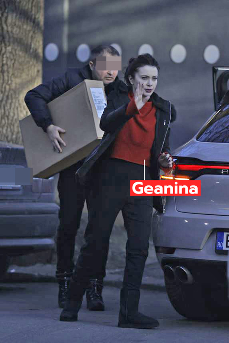 Actrița își cere scuze că a blocat bariera la intrarea în sediul Pro TV (SURSA FOTO: CANCAN.RO)