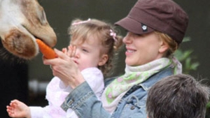 Nicole Kidman si-a dus fetita la zoo