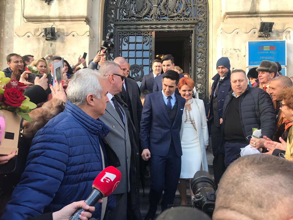 Primele imagini cu Lia Olguța Vasilescu mireasă. Cum s-a îmbrăcat