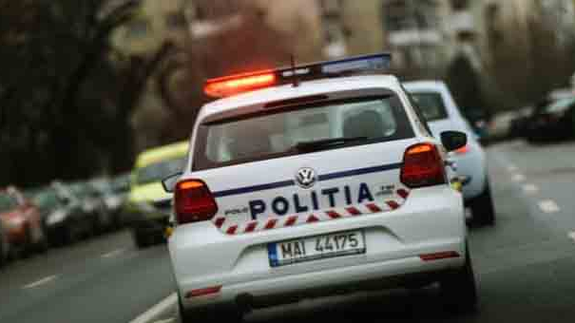 O femeie a fost împușcată în cap, din greșeală, în timpul unei urmăriri