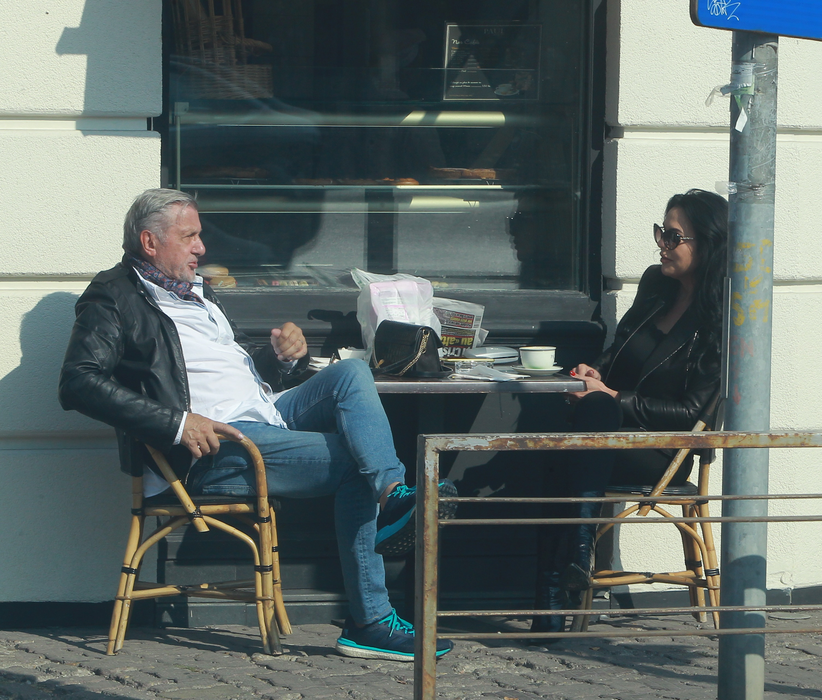 După ce s-au împăcat, Ilie și Ioana  se simt ca la Mamaia, în mijlocul Bucureștiului