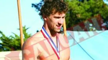 Michael Phelps se drogheaza cu canabis