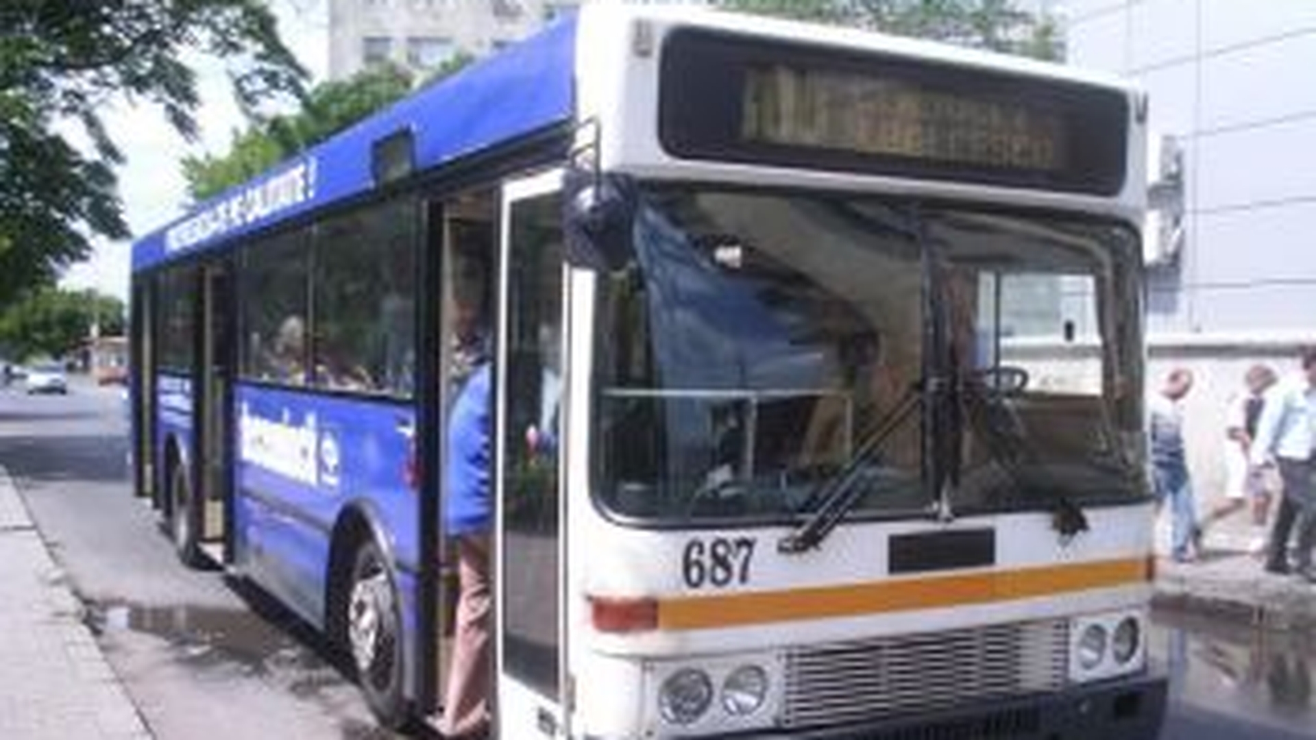 RATB va suplimenta miercuri mijloacele de transport in comun, din cauza mitingului din Piata Victoriei